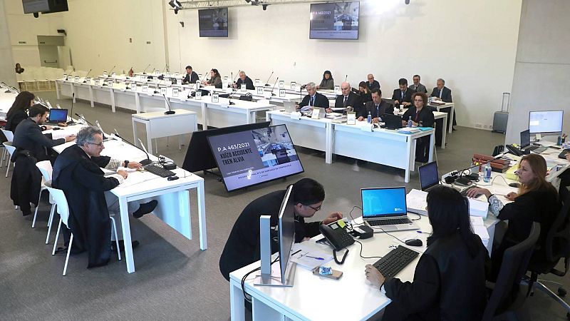 La Fiscalía señala que la llamada telefónica fue "la causa directa" del accidente del Alvia