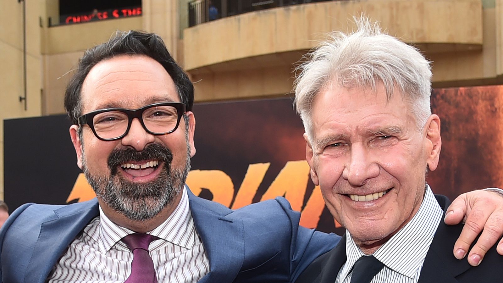 James Mangold y Harrison Ford, en el estreno de 'Indiana Jones y el Dial del Destino' en Los Ángeles.