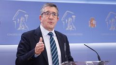 El PSOE dice que "España retrocede" con los pactos PP-Vox: "La bandera LGTBI está desapareciendo de las instituciones"
