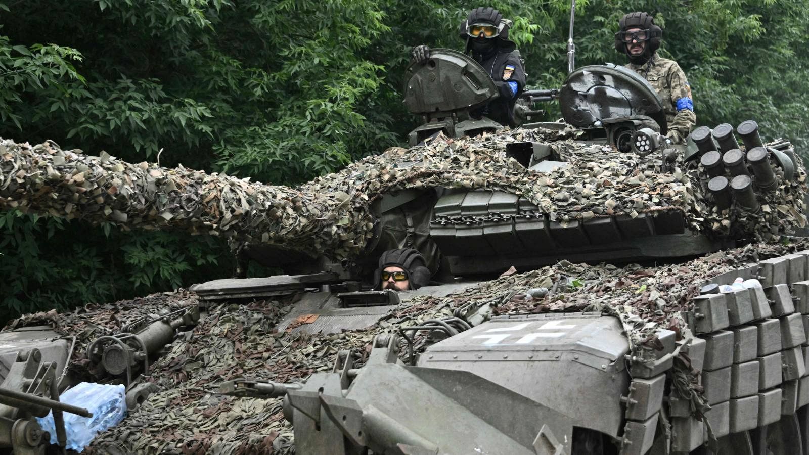 Un soldado ucraniano en un tanque en Donetsk