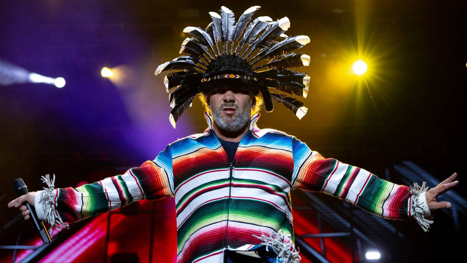 Jamiroquai conquista con funk y nostalgia la última jornada del festival Río Babel
