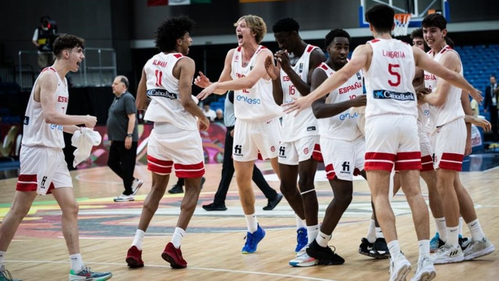 La selecci�n espa�ola Sub-19 se proclama campeona del mundo 24 a�os despu�s