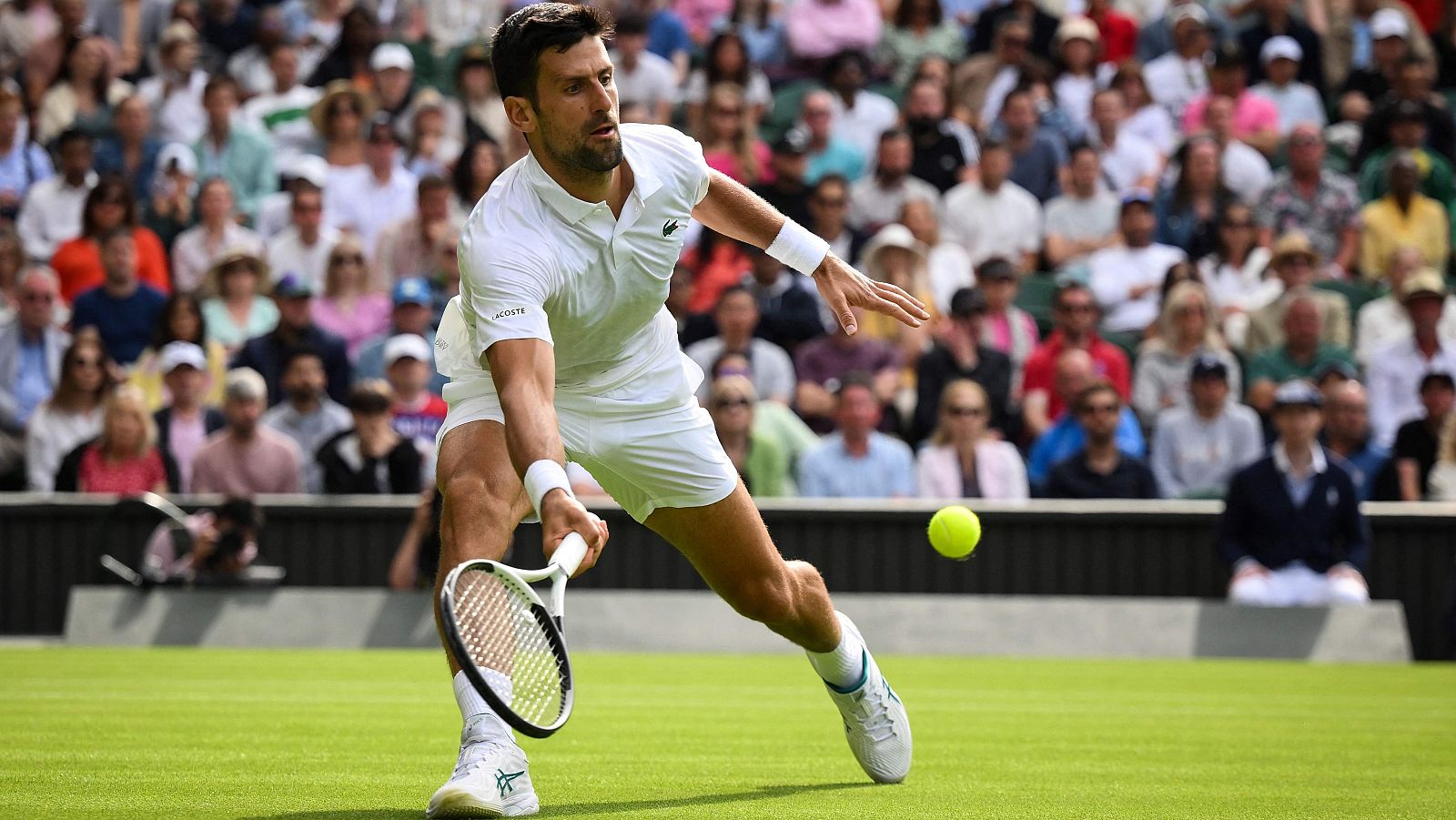 Victoria de Djokovic en su debut en Wimbledon