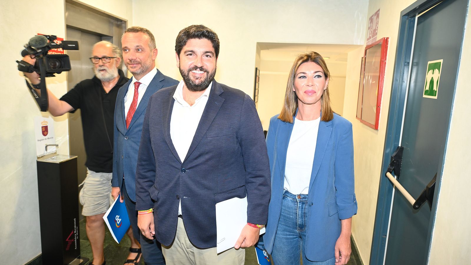 Fernando López Miras a su llegada a la reunión de negociación