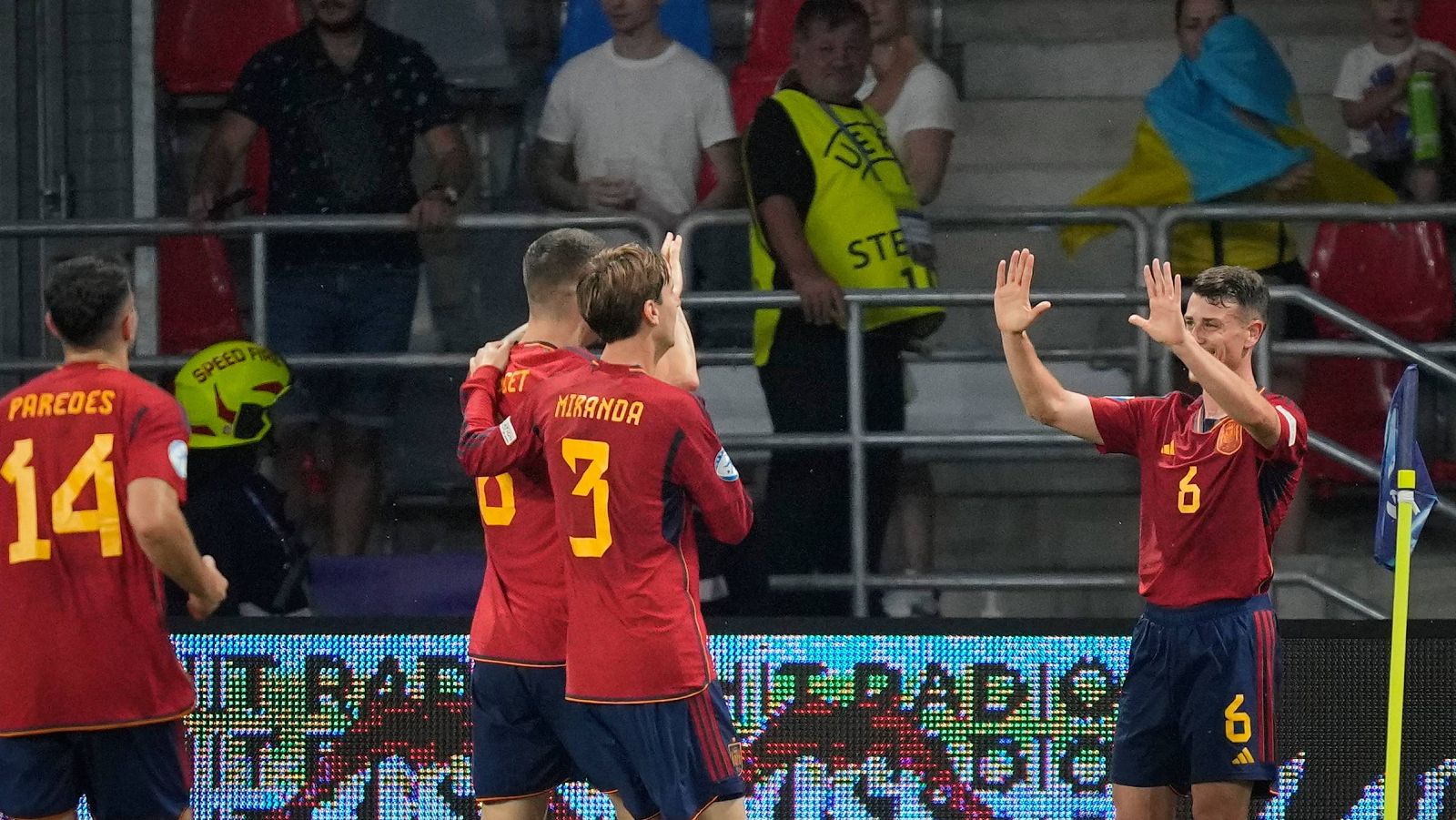 España se metió en la final tras golear a Ucrania