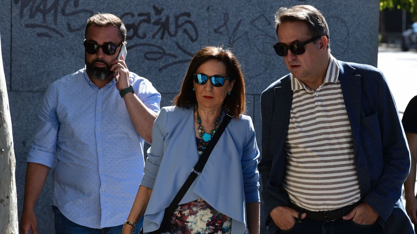 Robles se opone al envío de bombas de racimo de EE.UU. a Ucrania