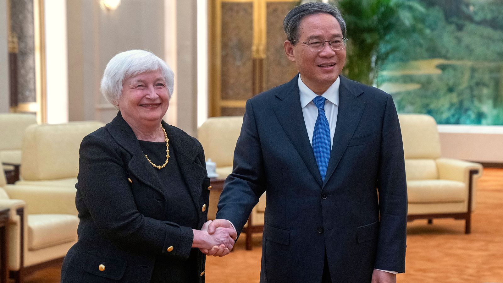 Yellen pide a China "competencia sana" y avisa que "EE.UU. protegerá su seguridad nacional" en su visita a Pekín