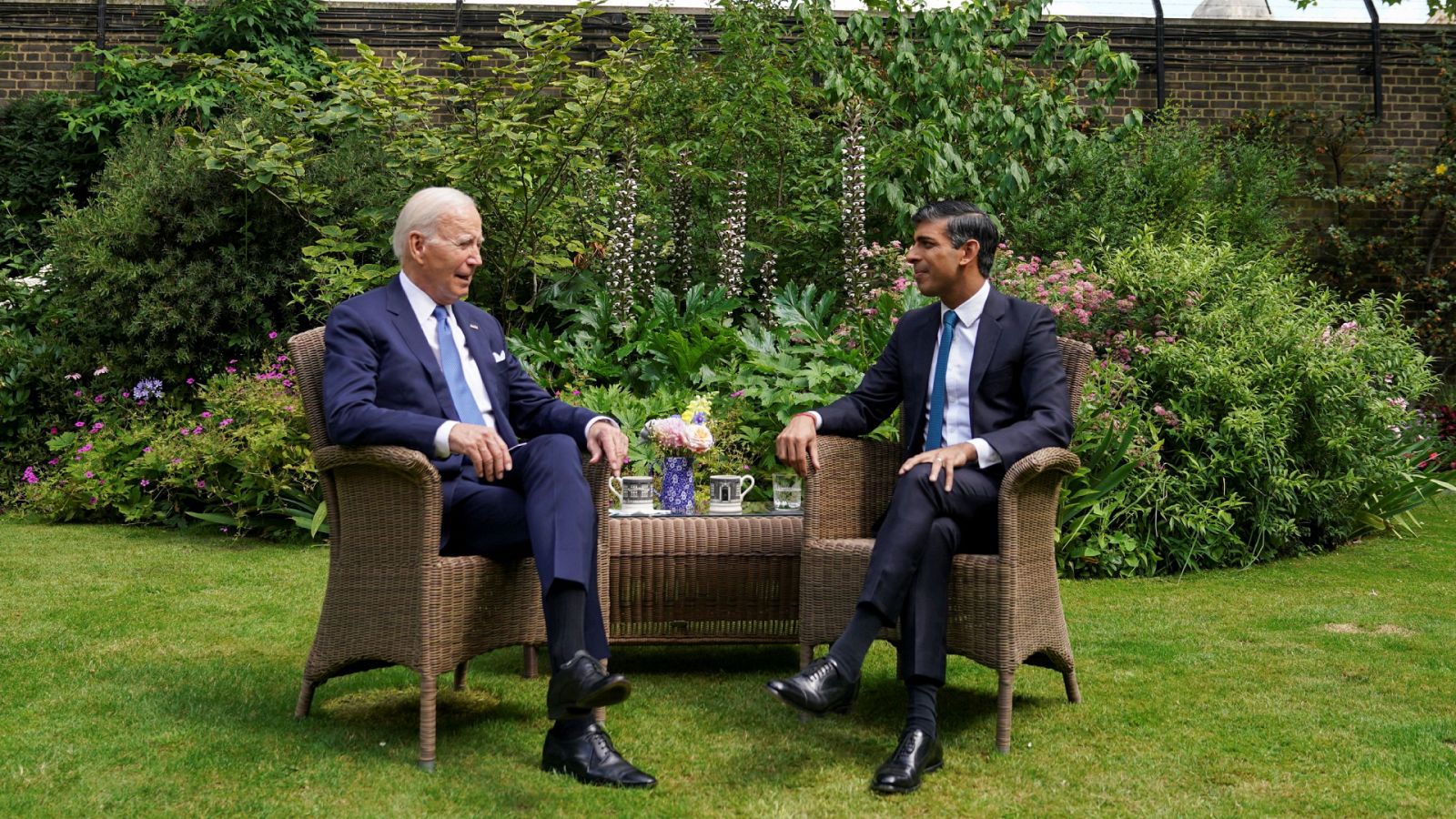 Biden dice que la relación con Reino Unido es "sólida como una roca"