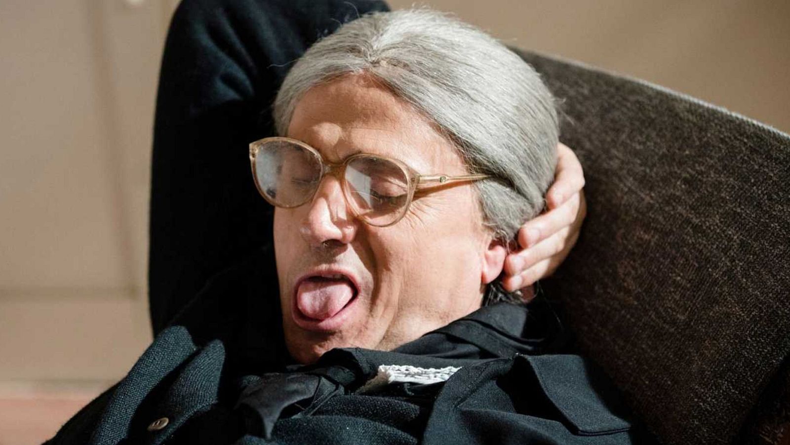 José Mota interpretando a La vieja'l Visillo