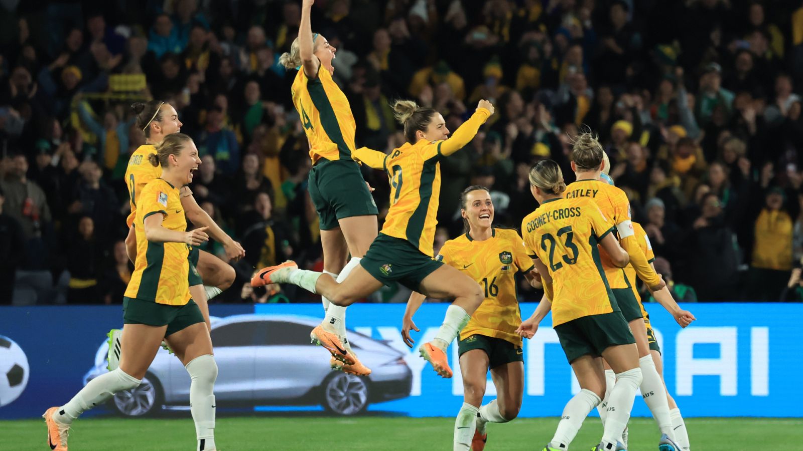 Australia se sobrepone a la baja de su estrella Sam Kerr y gana a Irlanda con un gol de penalti de Catley