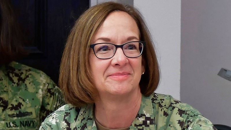 Biden elige por primera vez a una mujer para liderar la Armada de EE.UU. 