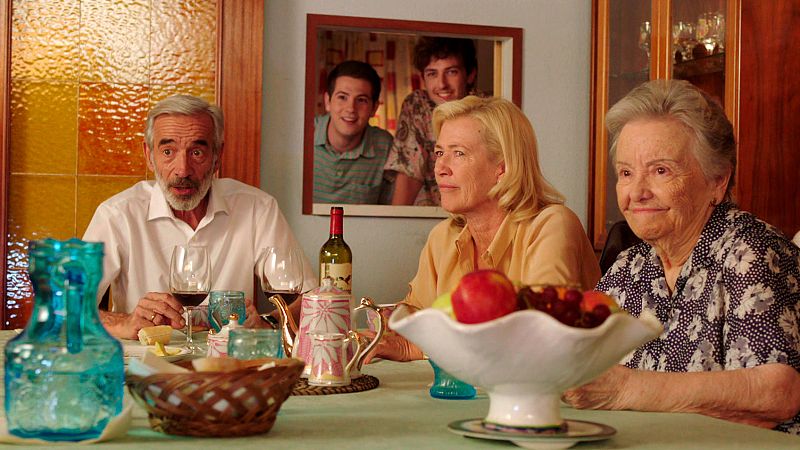 La familia Alc�ntara tampoco se perdi� el estreno de 'El Grand Prix' en 'Cu�ntame c�mo pas�'