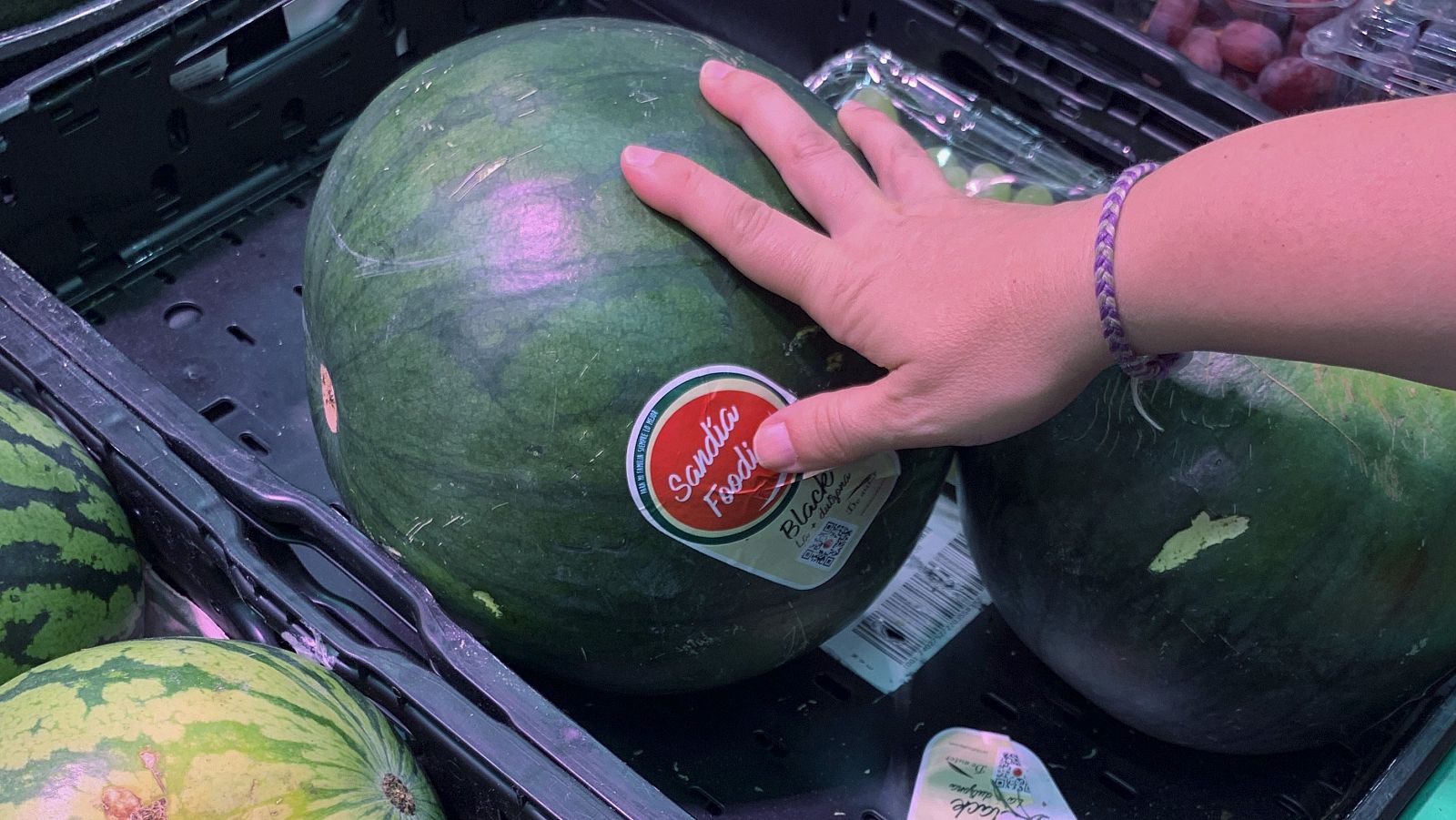 Imagen de archivo de una sandía en un supermecado