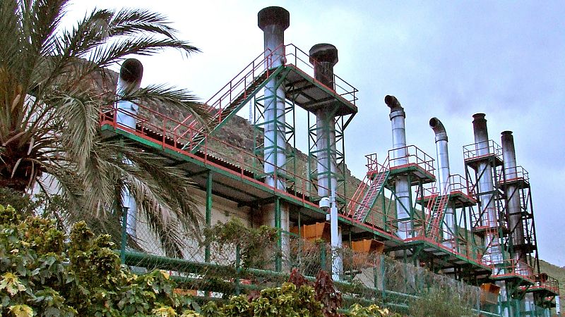 Un apag�n general en la isla de La Gomera deja sin suministro el�ctrico a m�s de 22.000 personas