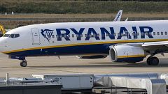 Consumo abre expediente a varias aerolíneas 'low cost' por el cobro de sobrecostes en el equipaje de mano