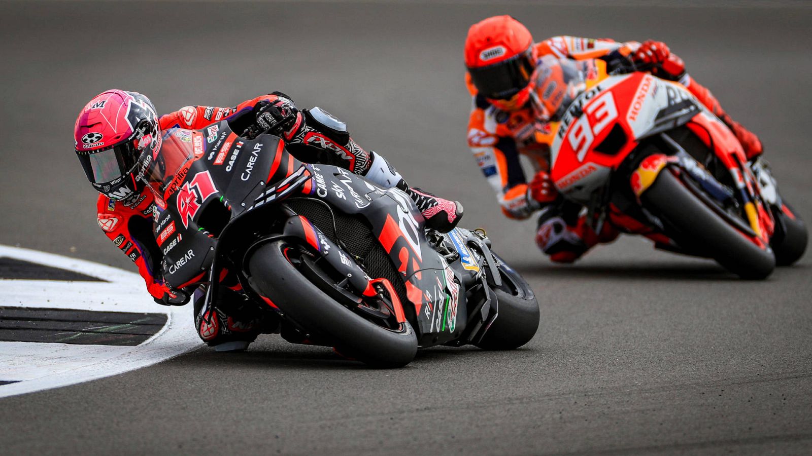 Aleix Espargaró y Marc Márquez, en Silverstone