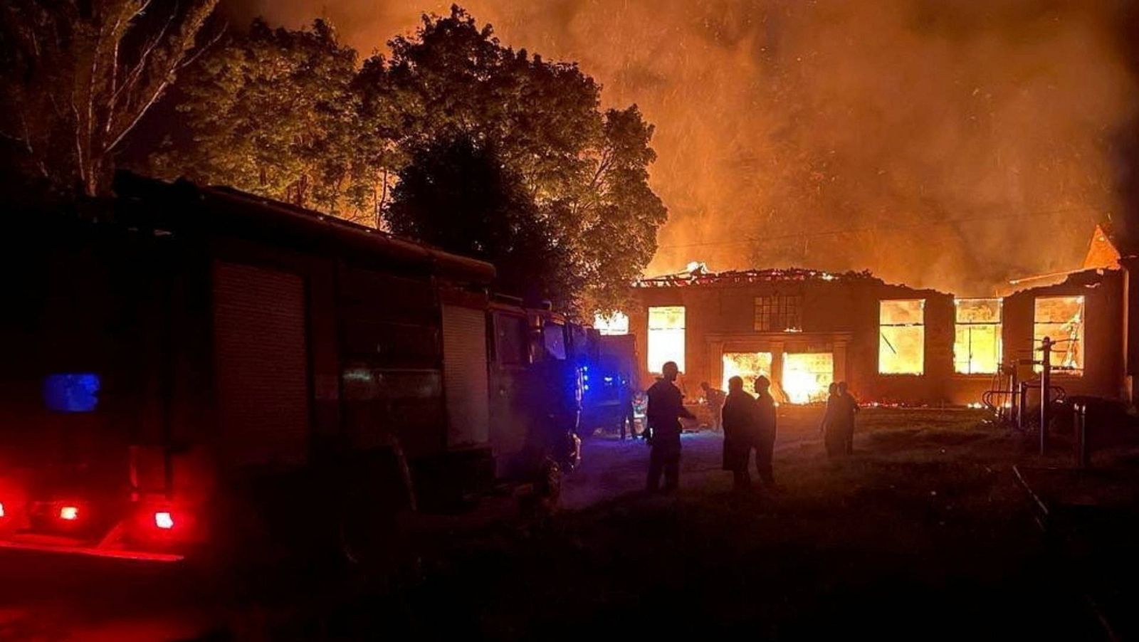 Rusia bombardea un centro de transfusión de sangre en Járkov