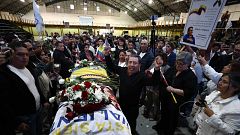Decenas de ecuatorianos acuden a dar el último adiós al asesinado candidato Villavicencio