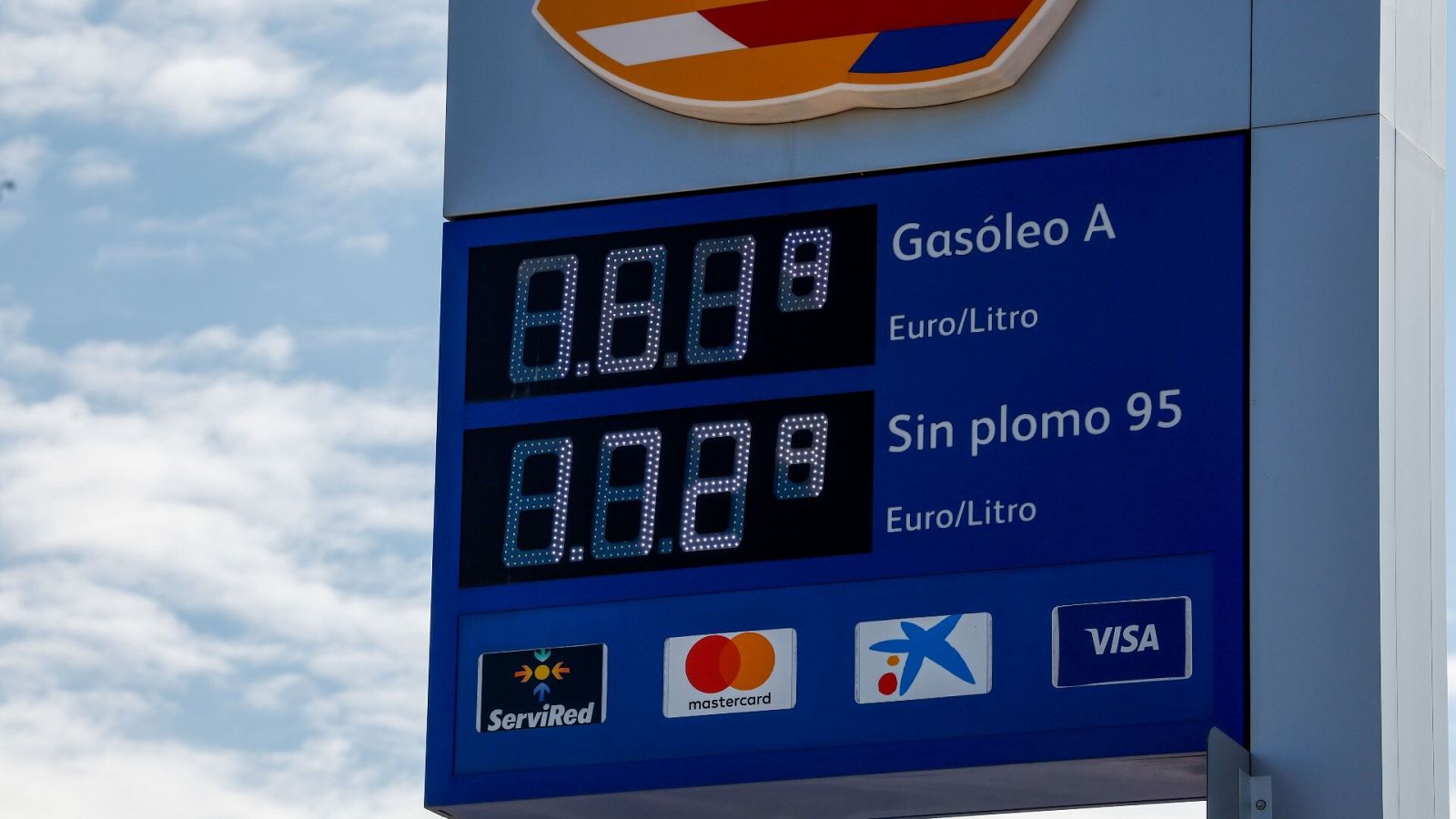 Los carburantes acumulan una subida de hasta el 12% y la gasolina toca máximos para una operación retorno