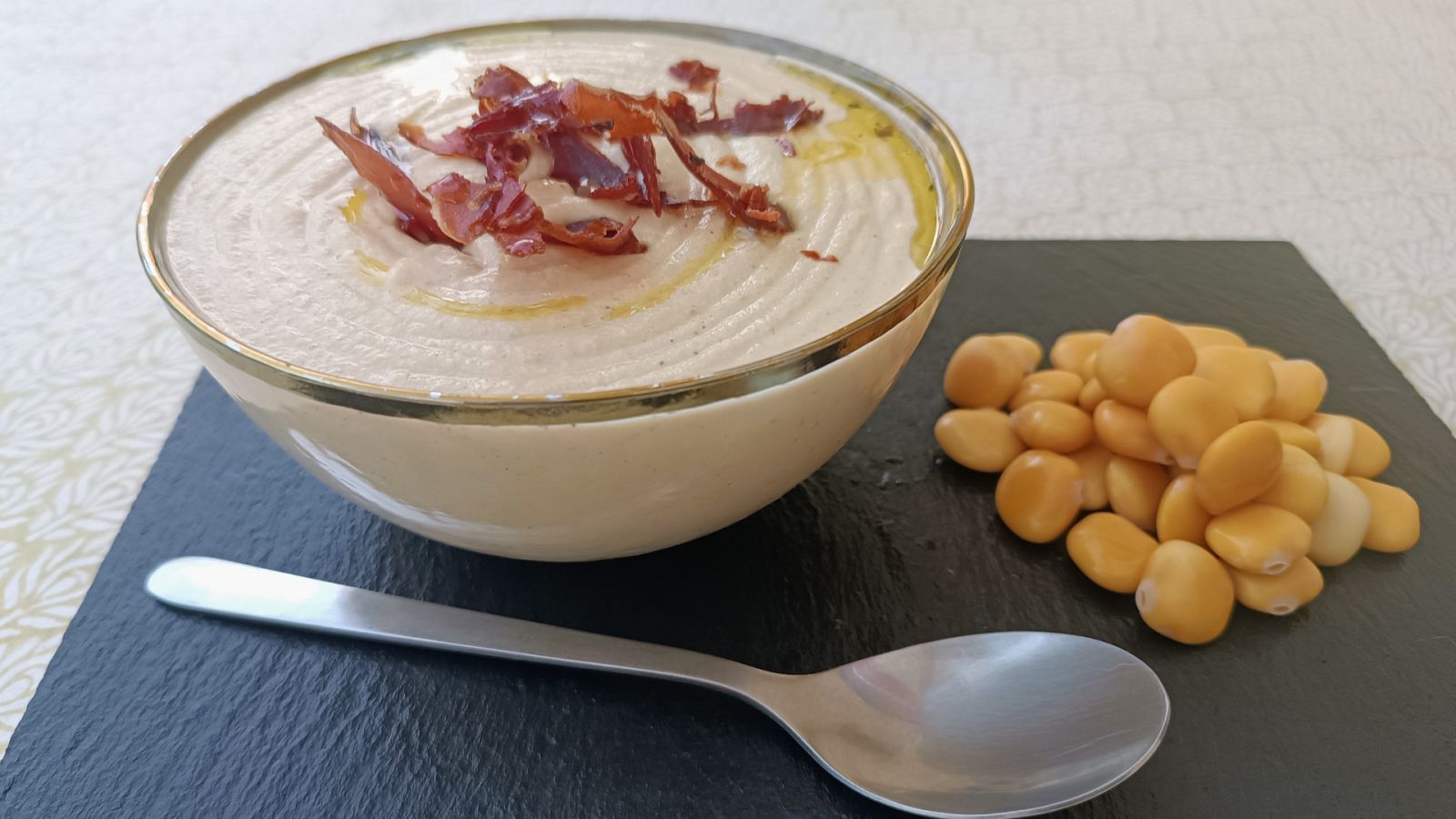 Altramuces: un superalimento y una receta de crema fría