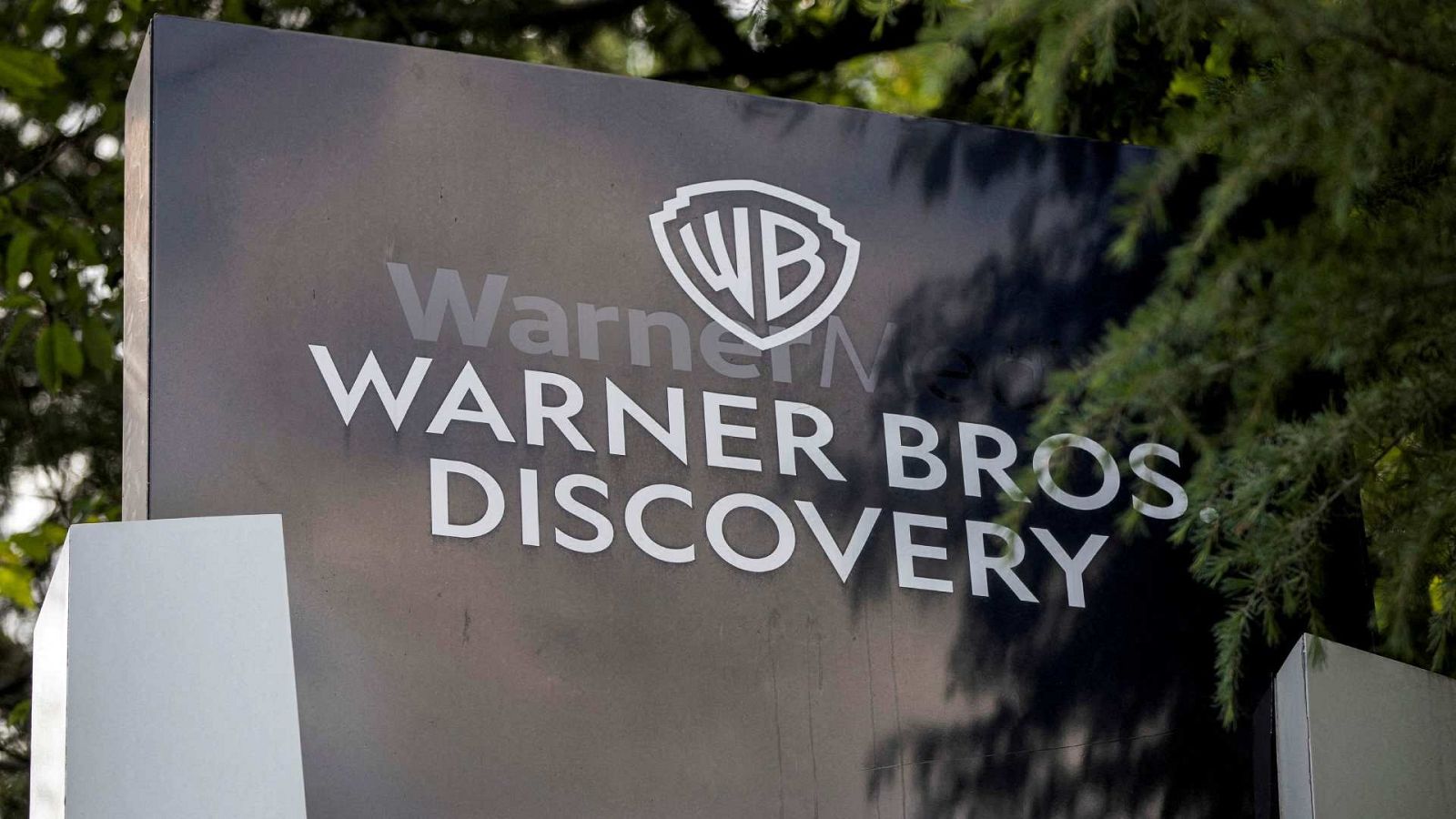 El exterior del campus de Warner Bros. Discovery Atlanta en Atlanta, Georgia, EE.UU.