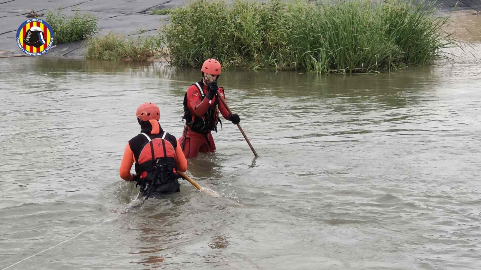 Dispositivo de búsqueda del hombre desaparecido arrastrado por el agua en Paterna.