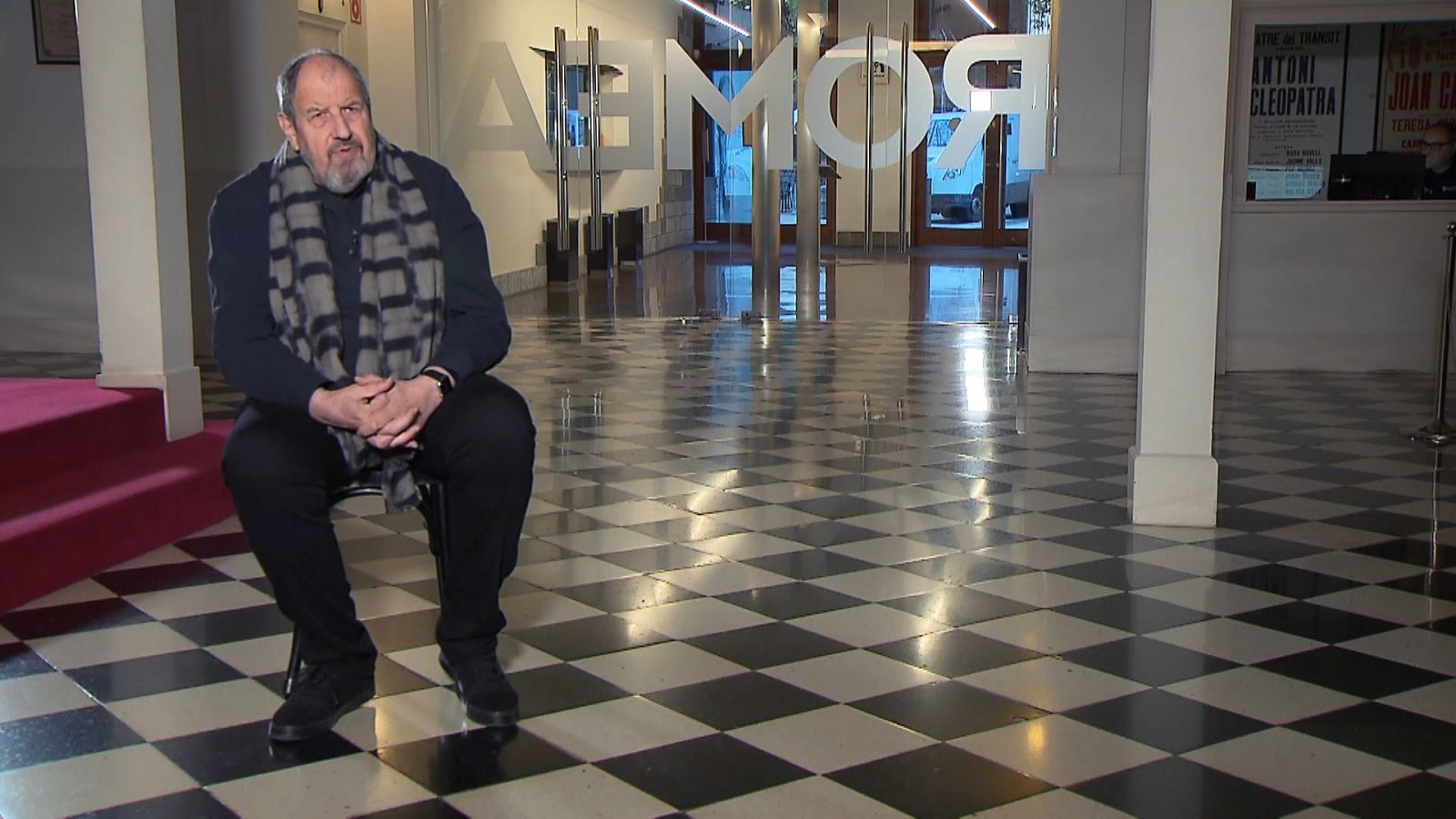 Josep Maria Pou durant l'entrevista al Teatre Romea