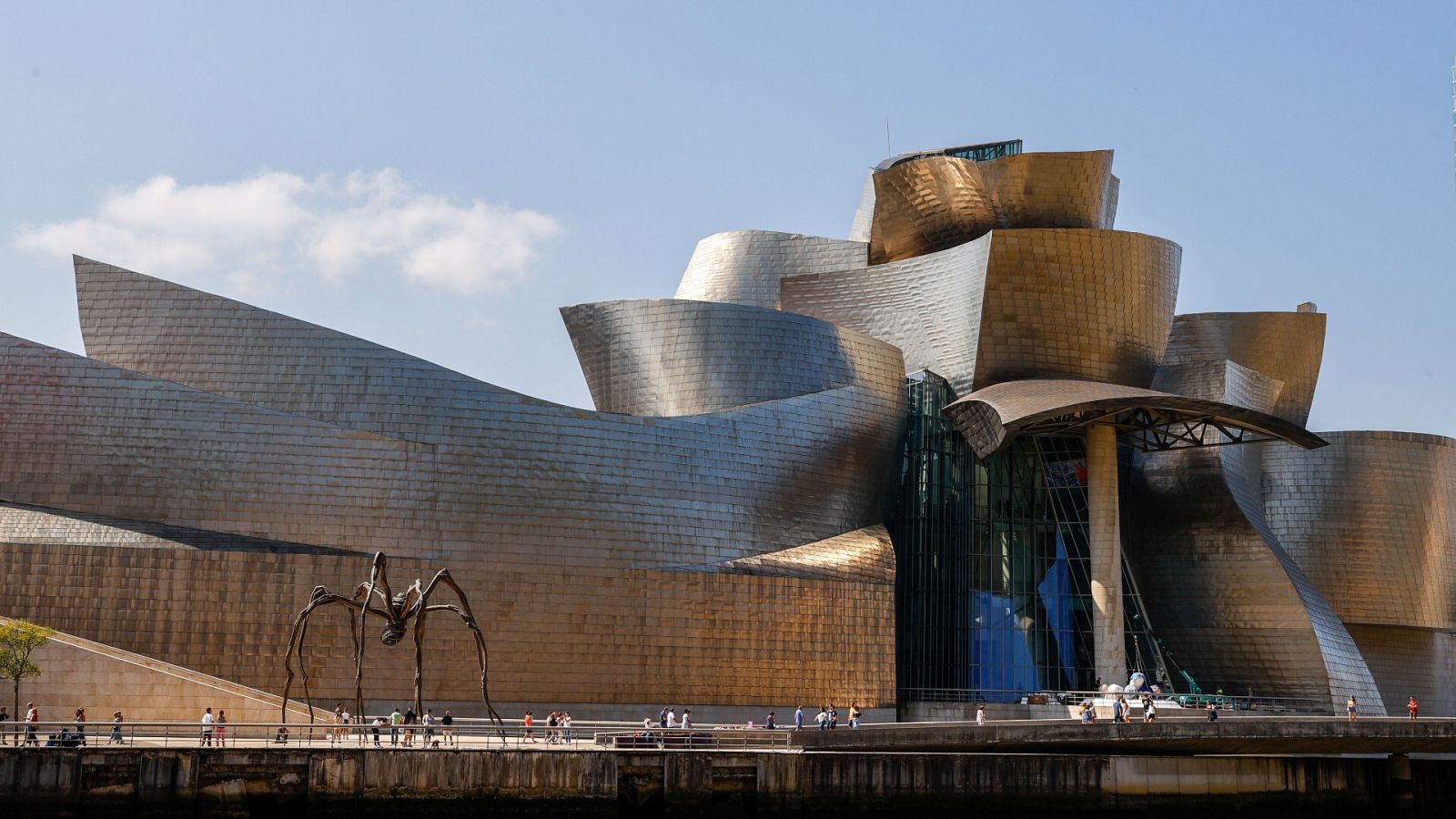 El Museo Guggenheim Bilbao fue diseñado por Frank Gehry