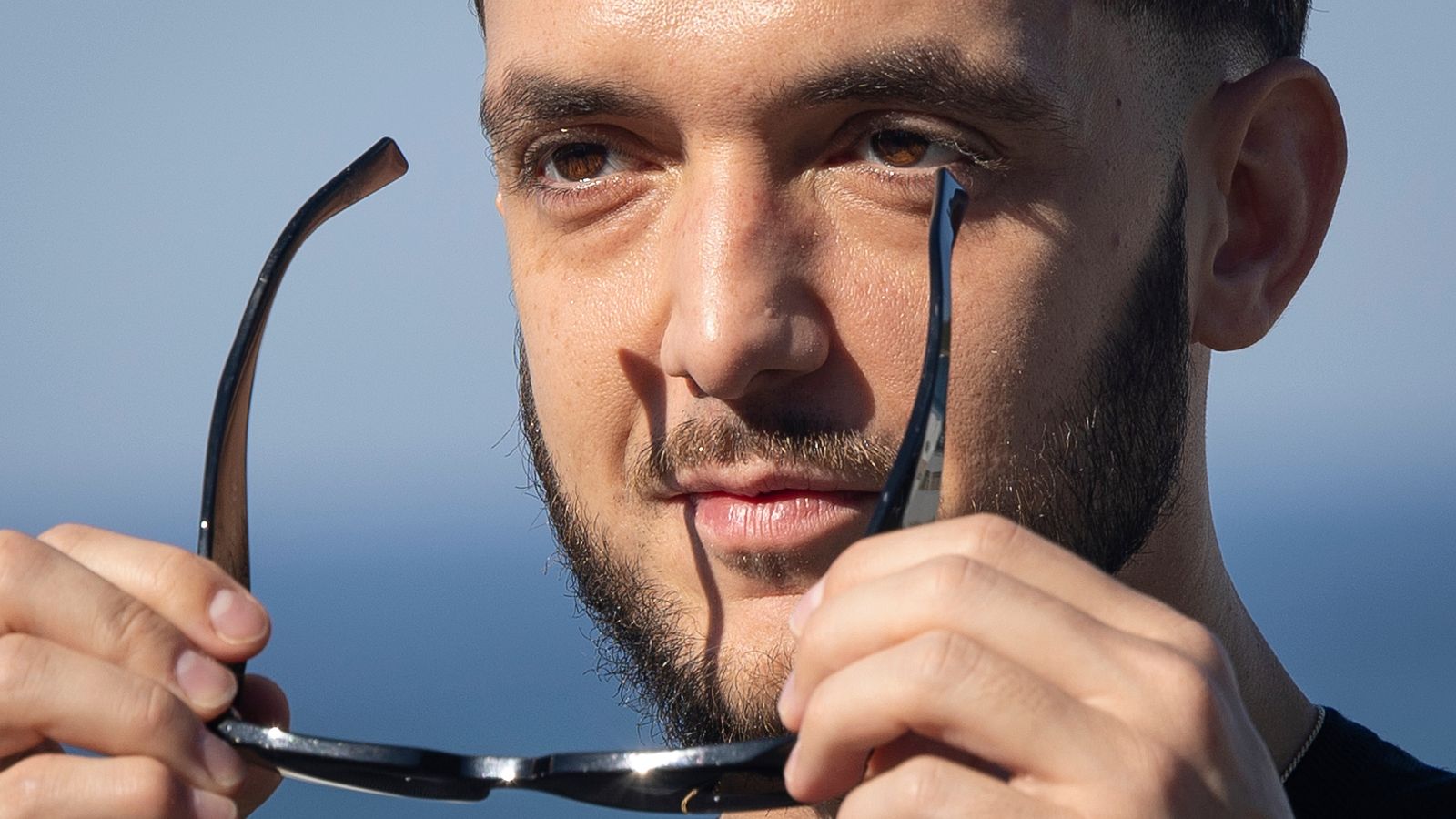 C. Tangana, en la presentación de 'Esa ambición desmedida' en San Sebastián.