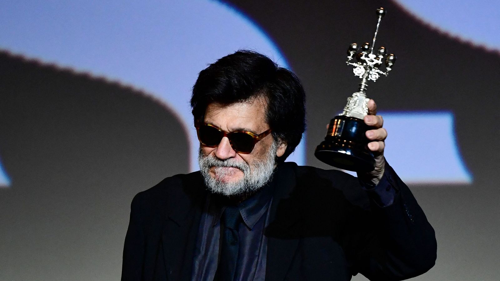 El cineasta vasco, Víctor Erice, recoge el premio Donostia
