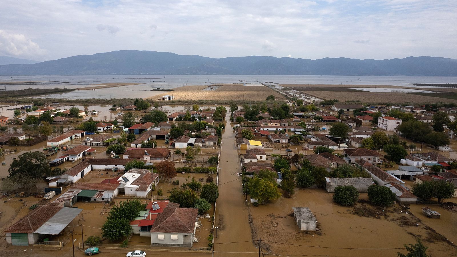 Las lluvias torrenciales provocan inundaciones en Larissa, Grecia