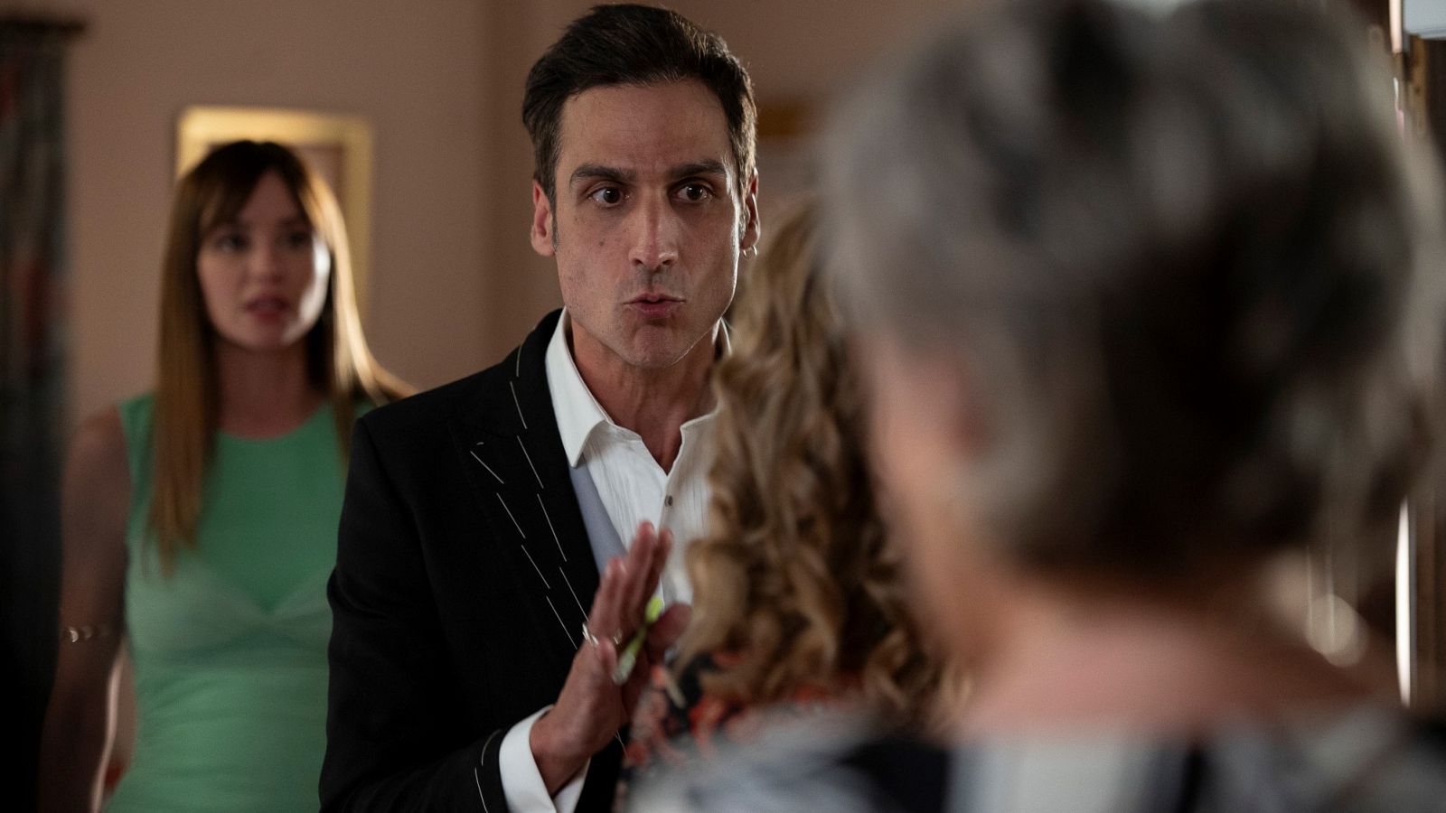 '4 estrellas' | Julio cuenta su infidelidad con Clara