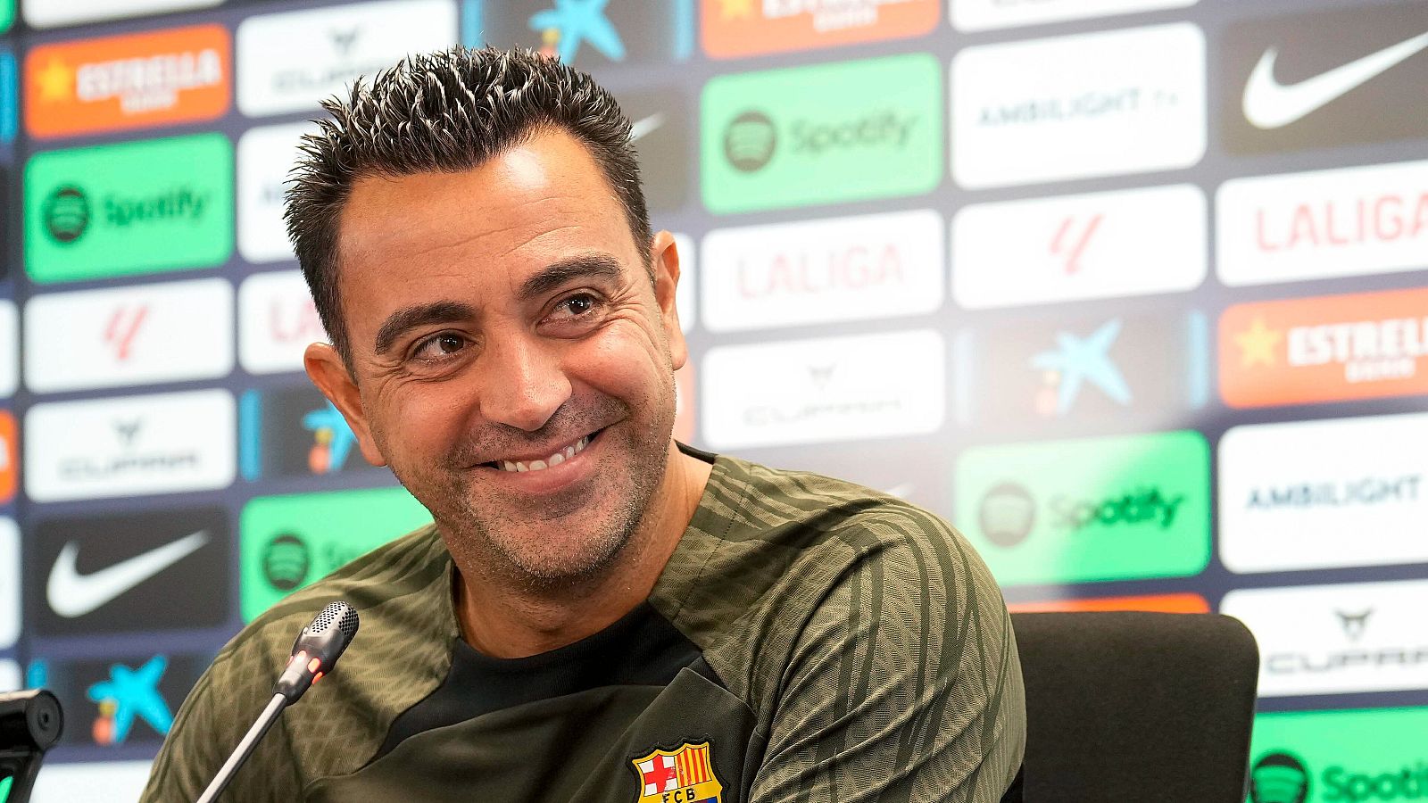 Xavi Hernández en rueda de prensa antes del Granada - Barcelona