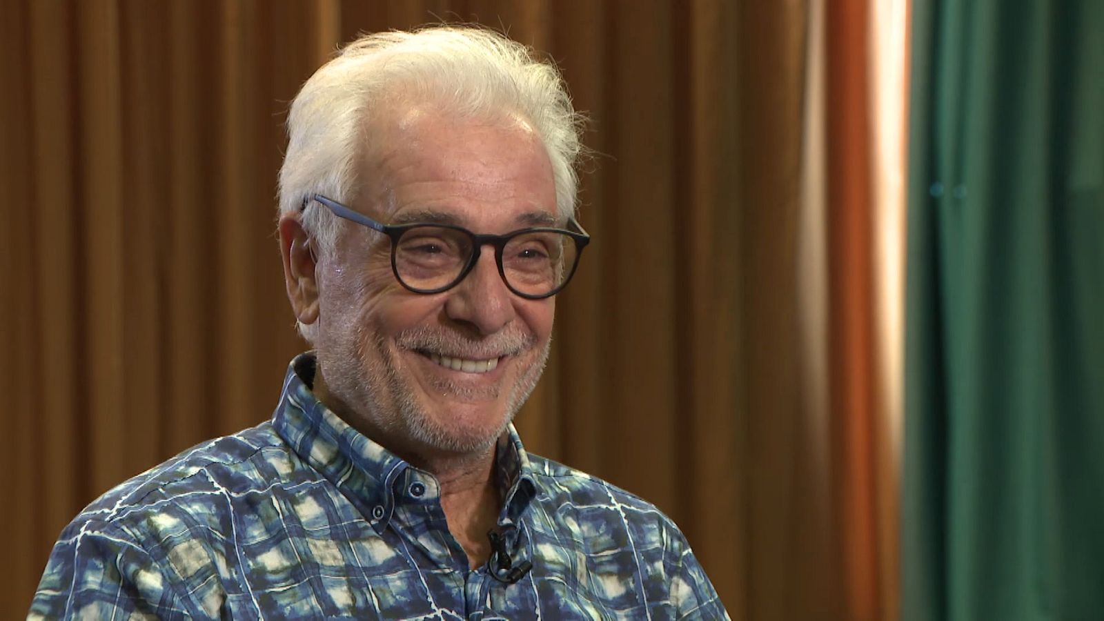 Lluís Marco en un moment de l'entrevista al Teatre Zorrilla de Badalona