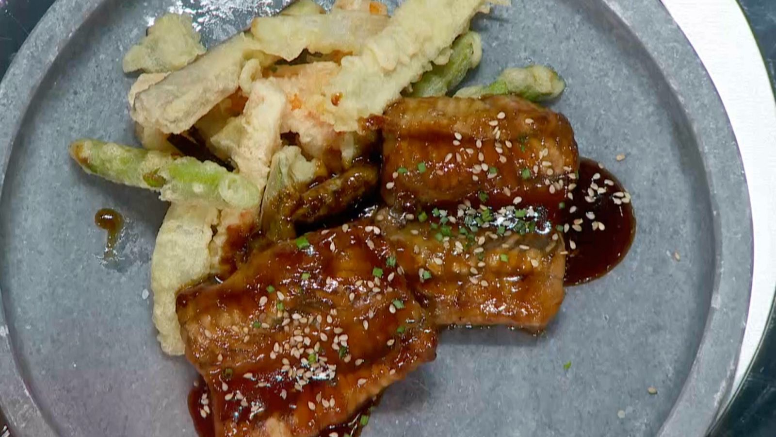 Receta de anguila con salsa unagi de Toñi Moreno en MasterChef Celebrity 8
