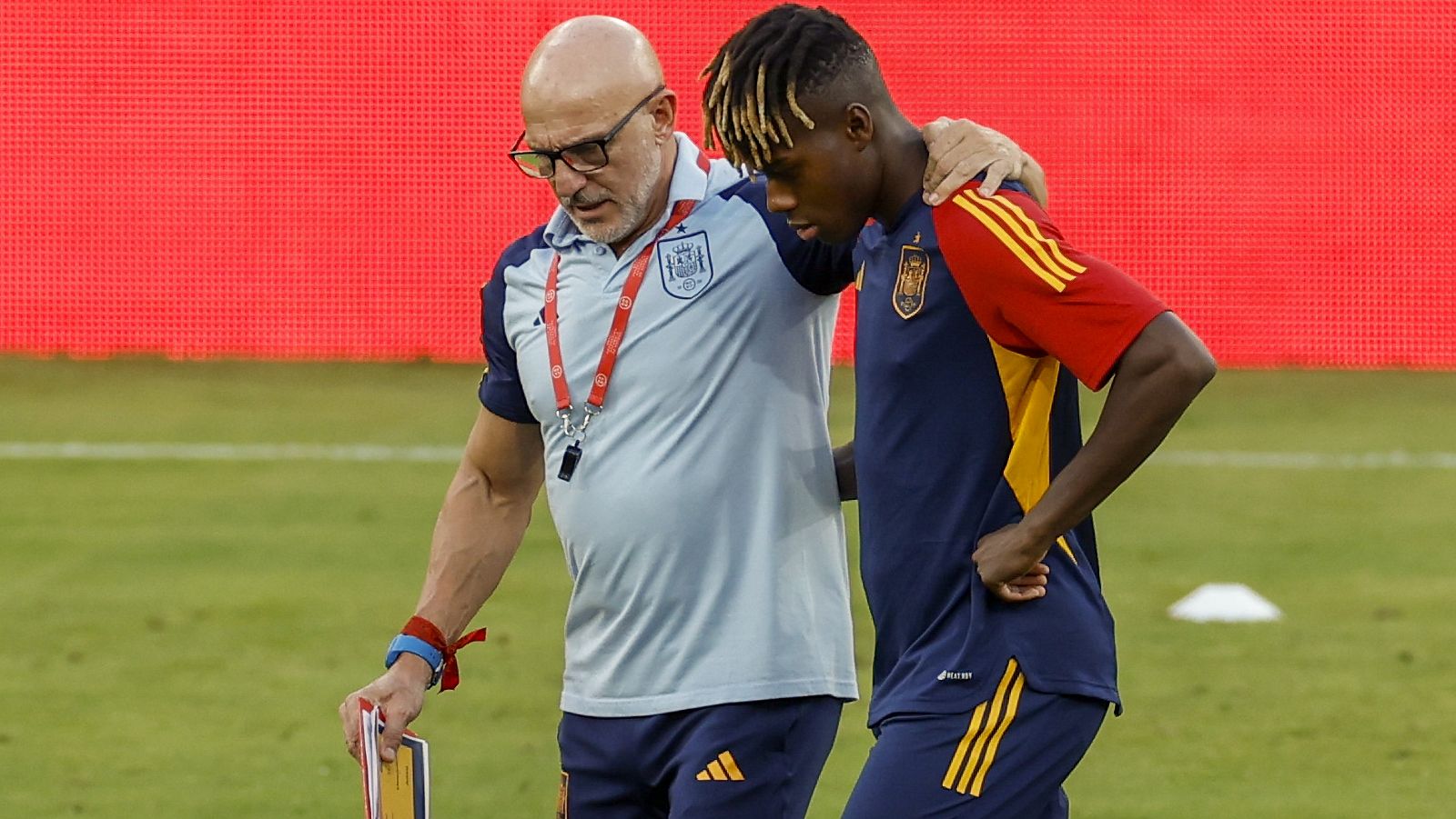 Nico Williams, baja confirmada en la selección contra Escocia.