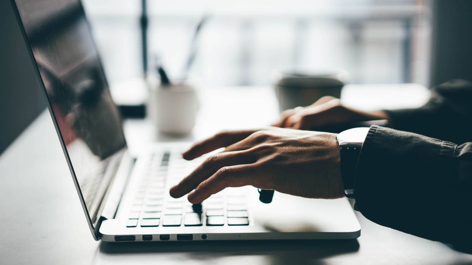 El TSJC declara improcedente el despido de un empleado por ver porno