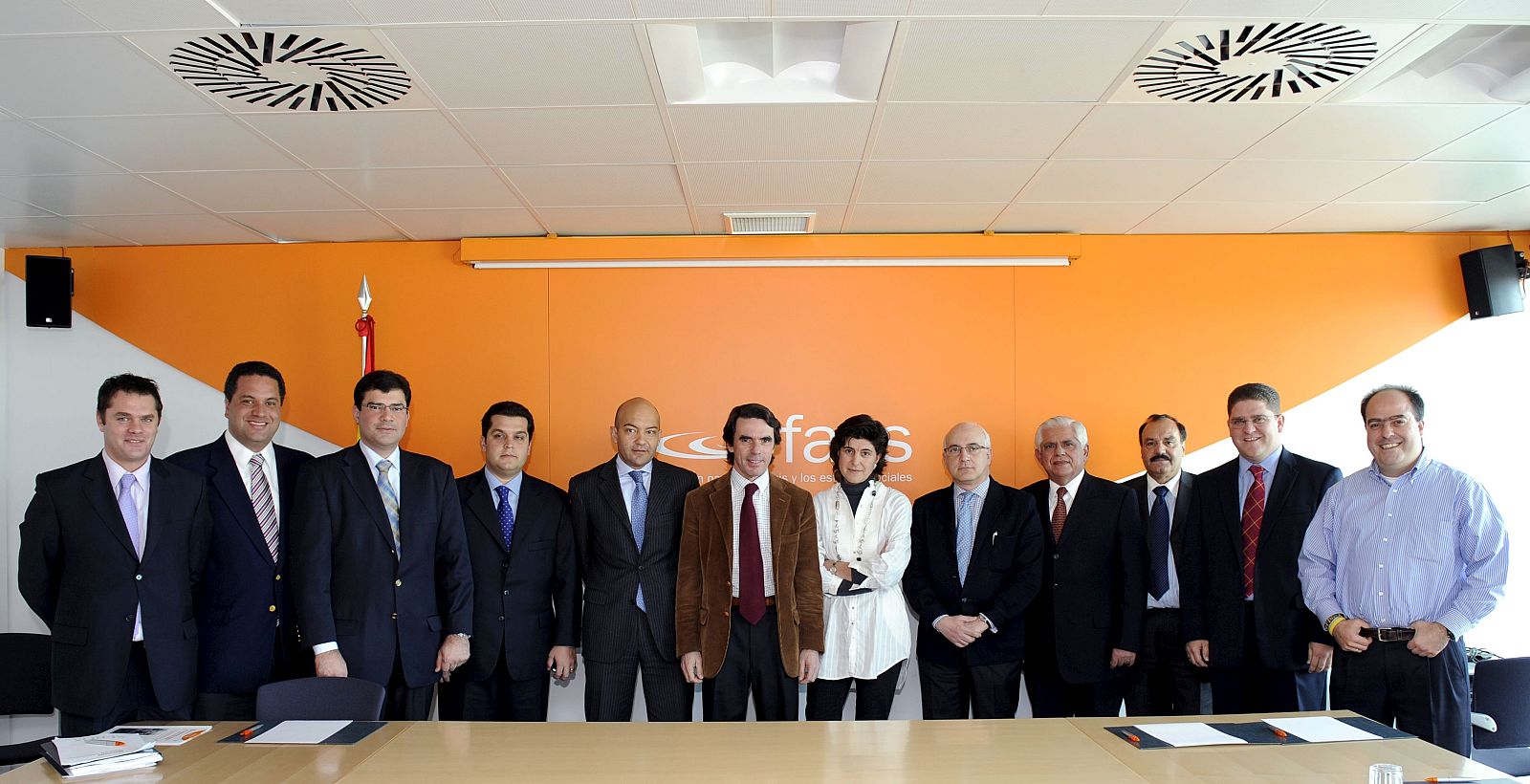 OPOSITORES A CHÁVEZ CON AZNAR