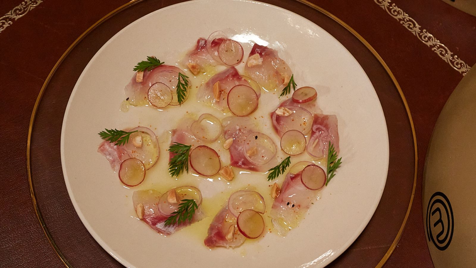 Una receta de MasterChef Celebrity 8 que se sale de lo tradicional, con la dorada como elemento central.