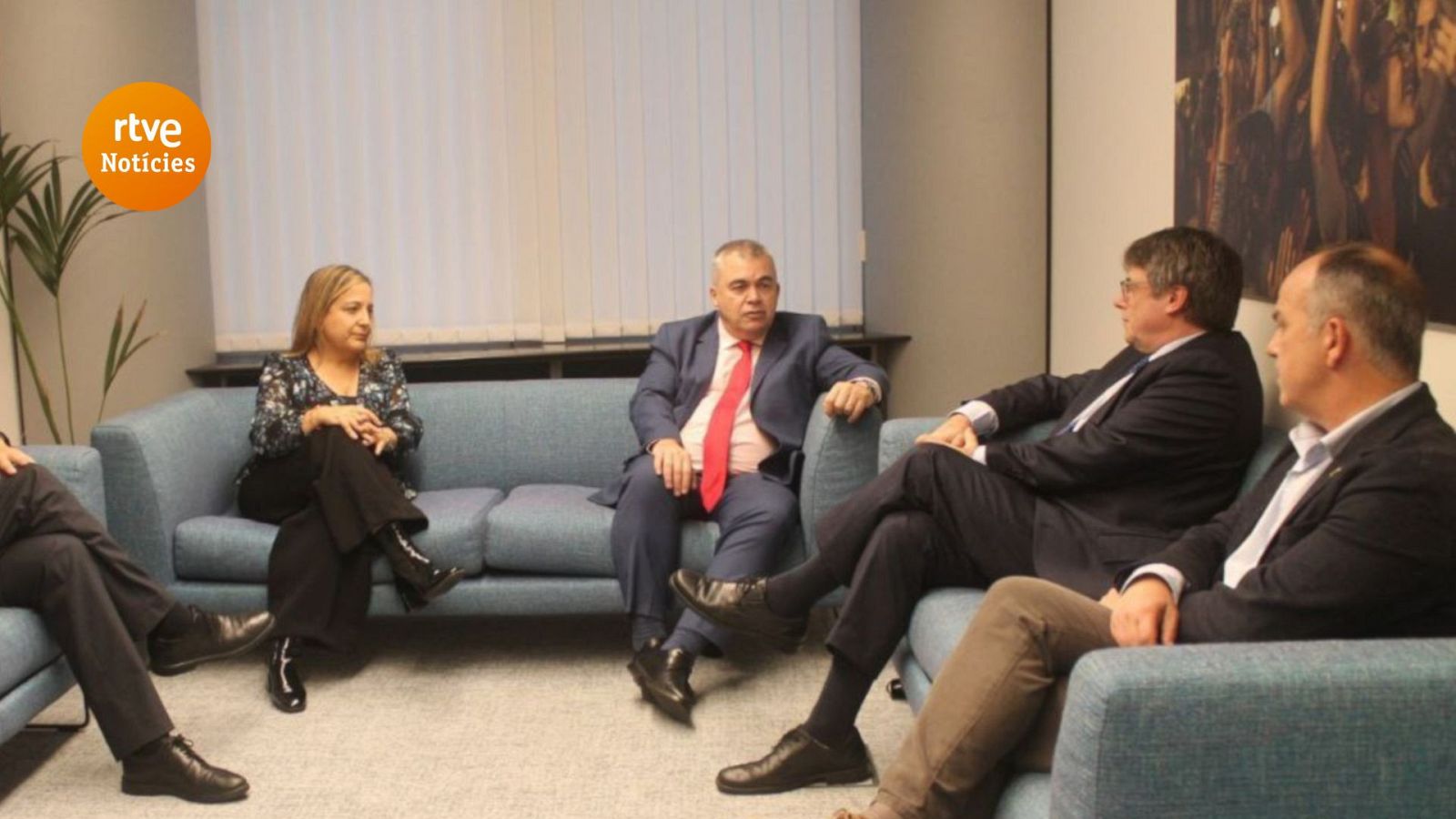 L'expresident de la Generalitat, Carles Puigdemont, es reuneix amb el secretari d'organització del PSOE, Santos Cerdán