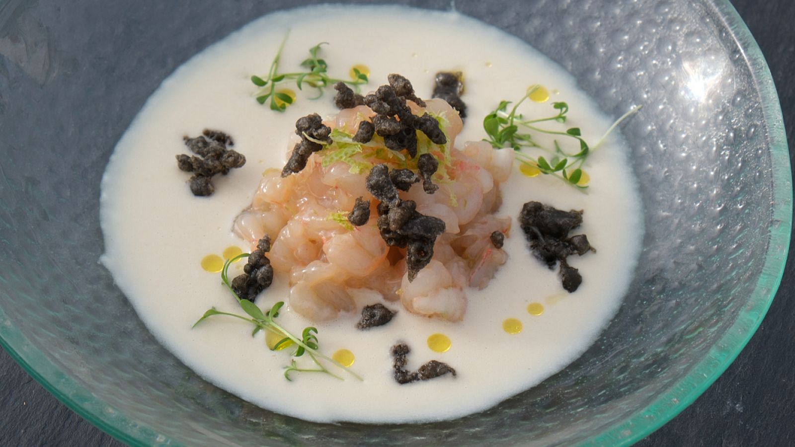 Receta de vichyssoise de anacardos con tartar de gamba blanca