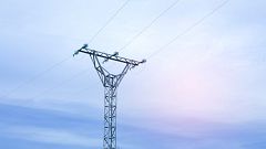 La luz sube un 30% este viernes, pero se mantiene por debajo de los 6 euros/MWh