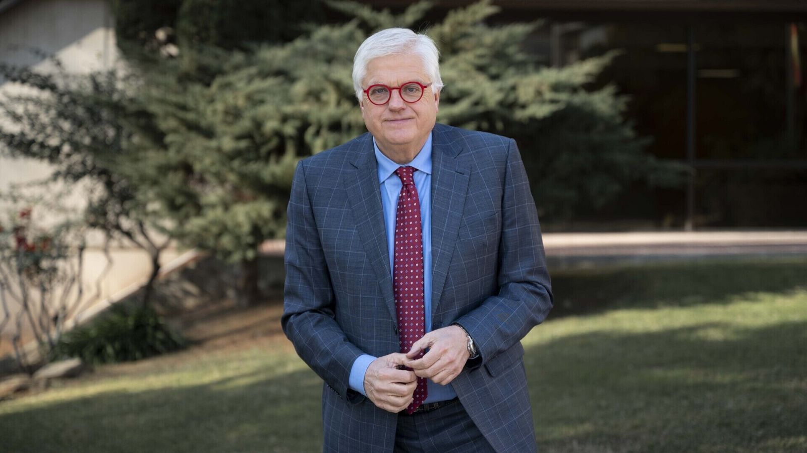 Lluís Falgàs dirigeix i presenta 'Aquí parlem'