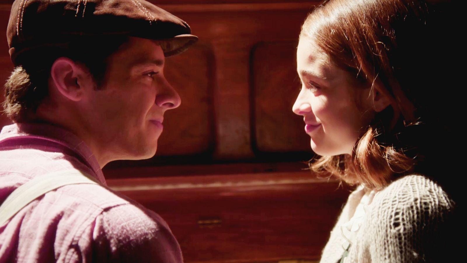 Emilio y Luisa se dan su primer beso