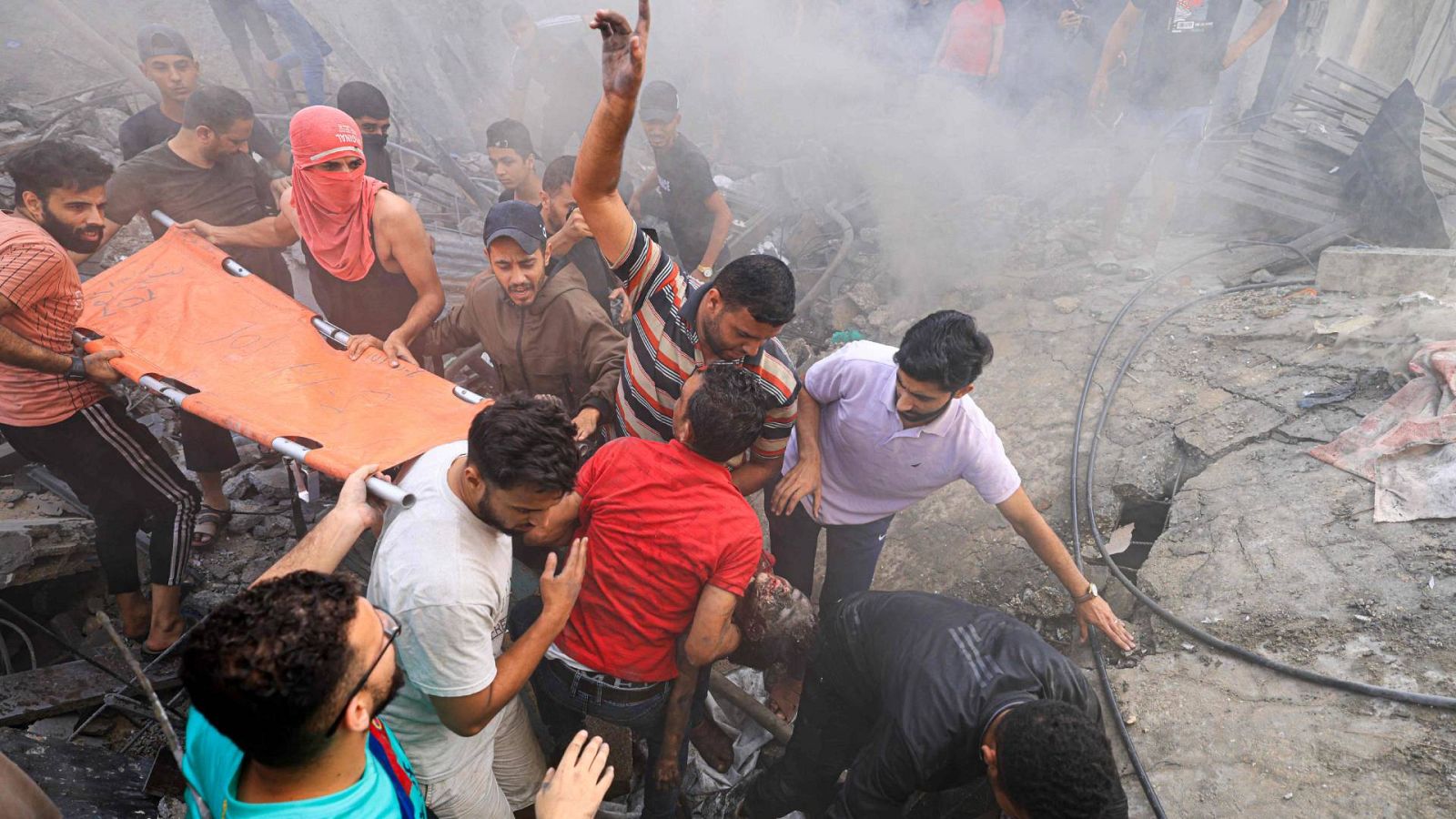 Israel asegura haber bombardeado 450 "objetivos" de Hamás y la milicia afirma que 200 personas han muerto