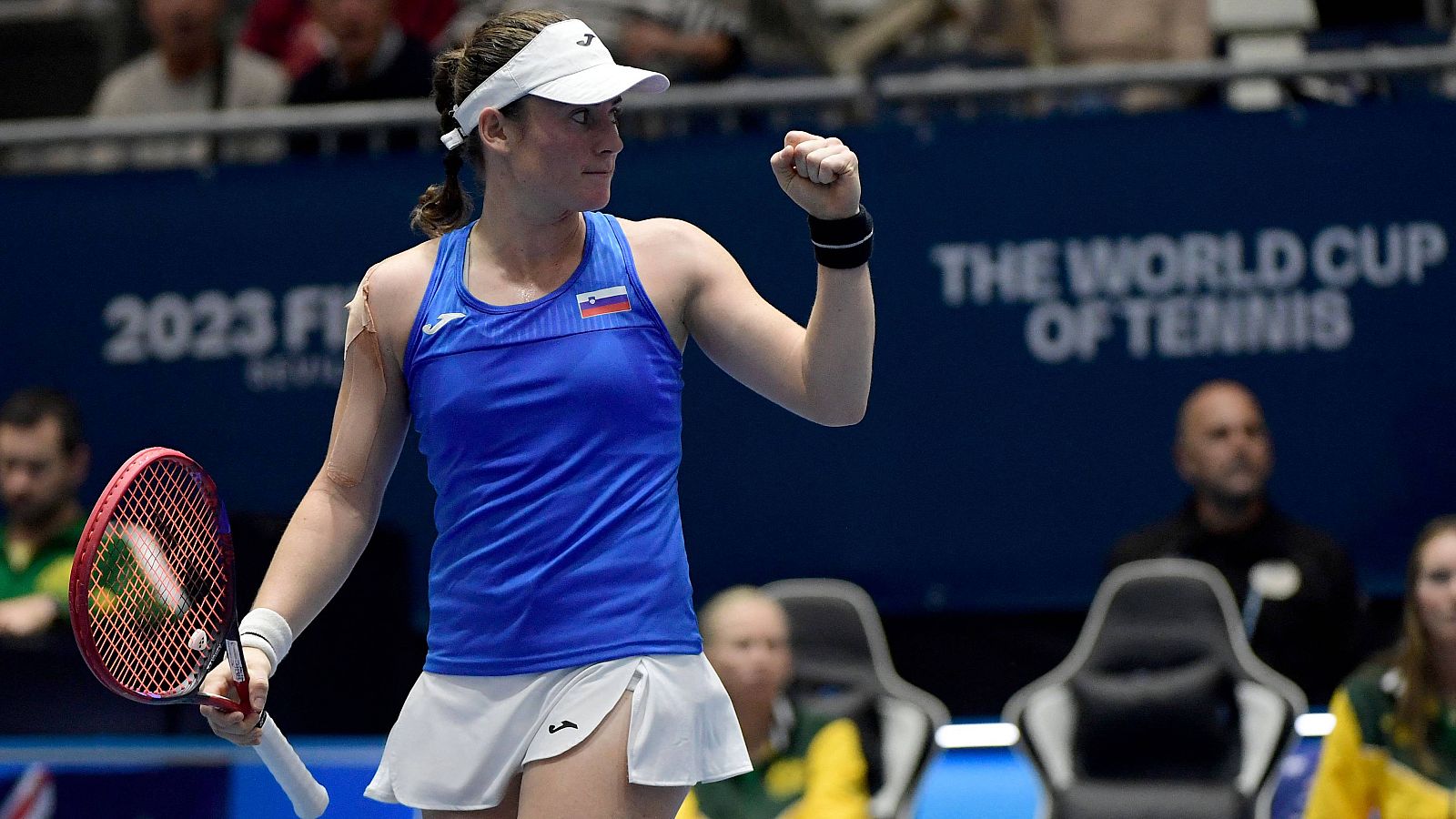 Eslovenia sorprende a Australia en el arranque de la Billie Jean King