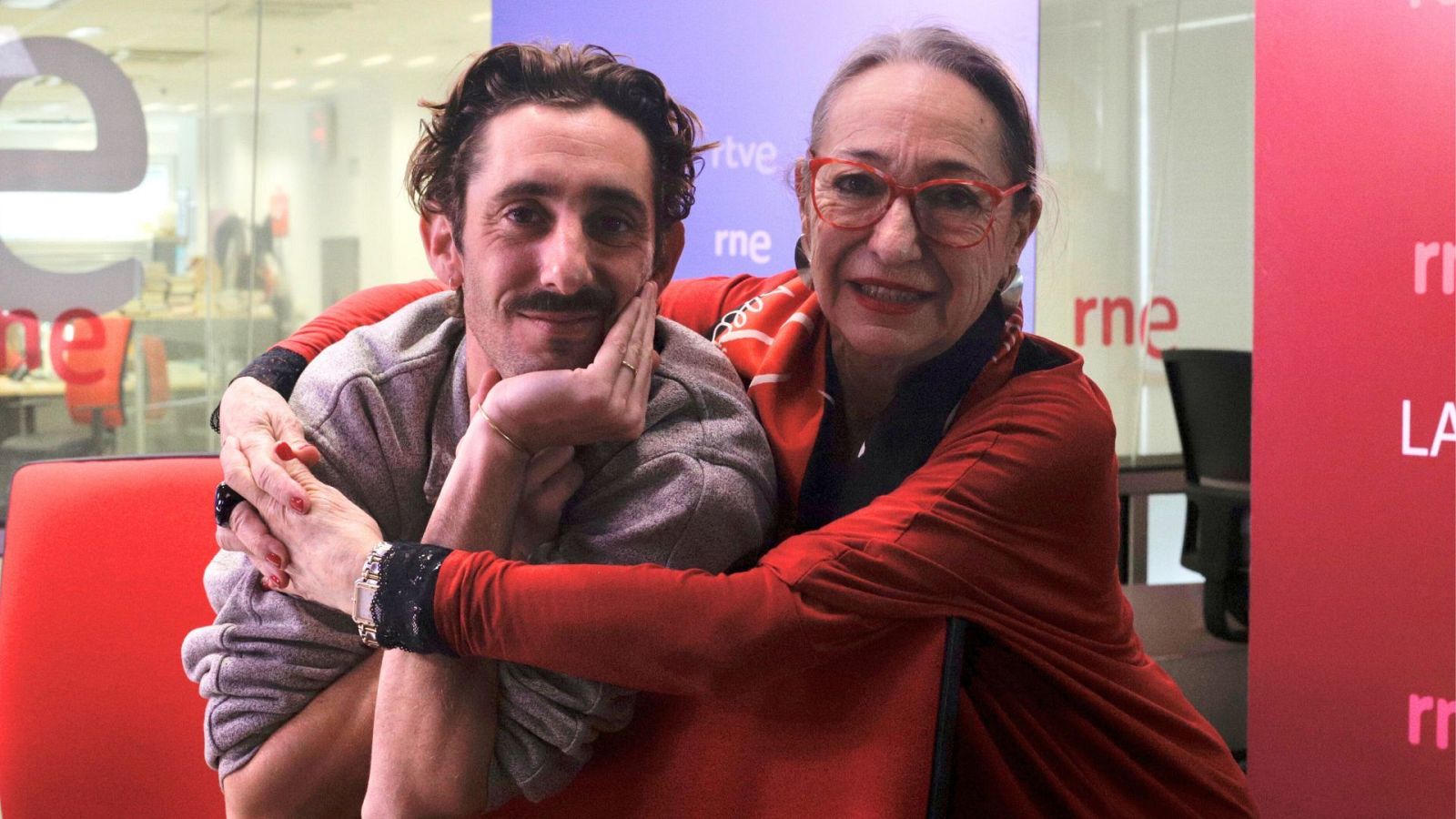 Luisa Gavasa y Enric Auquer presentan 'El maestro que prometió el mar'