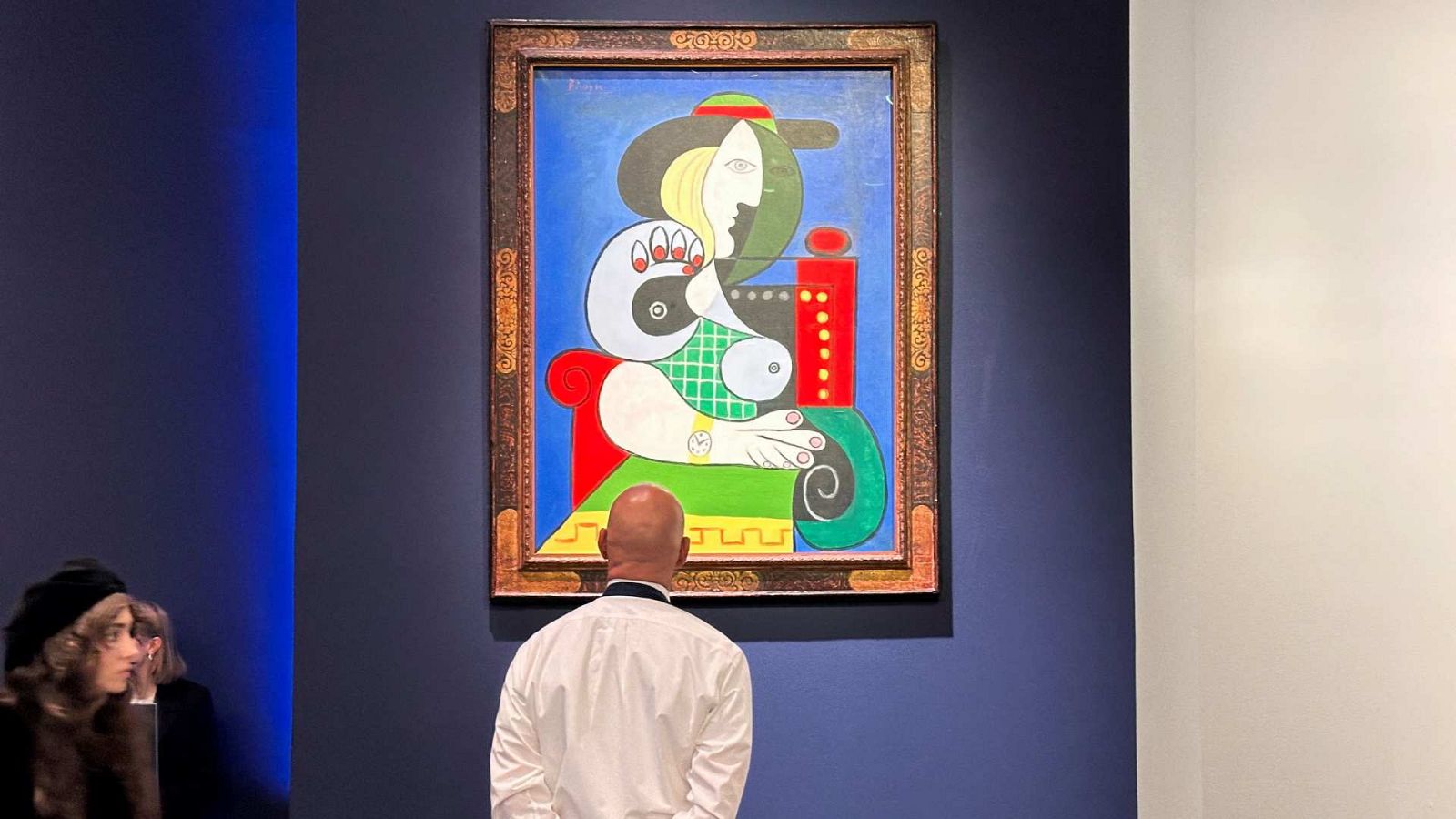 El cuadro de Pablo Picasso 'Femme a la Montre' (1932) se exhibe en una subasta en Nueva York.