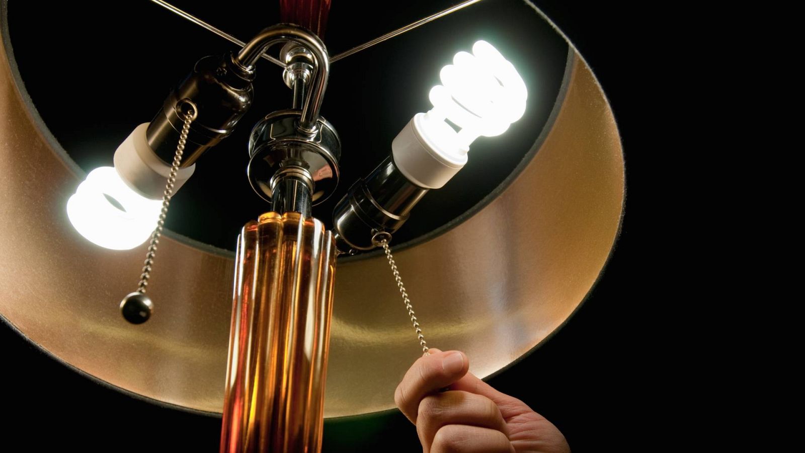 Precio luz, lunes 13 de noviembre: cuál es la hora más barata