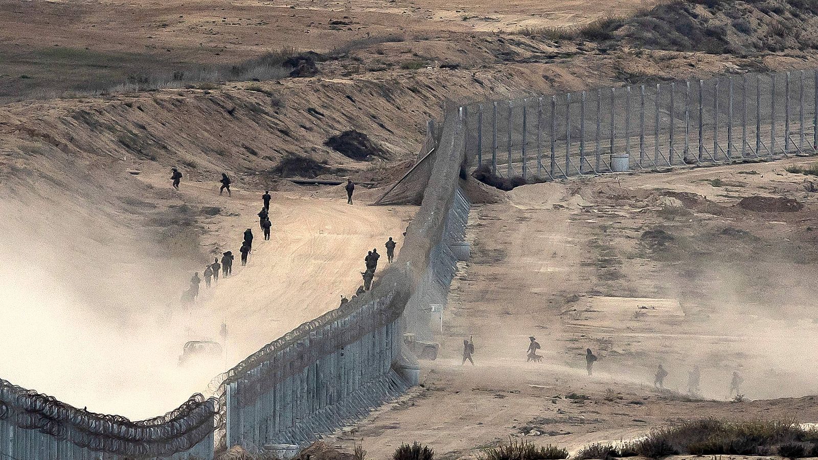 Israel dice que Hamás "ha perdido el control en Gaza" y huye hacia el sur